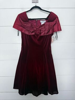 Vintage DBY Women’s 11-12 Maroon Velvet Mini Dress Y2K 2000s New